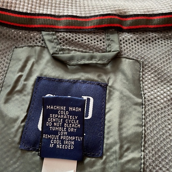 Nylon Vest GAP NWOT - Picture 8 of 8